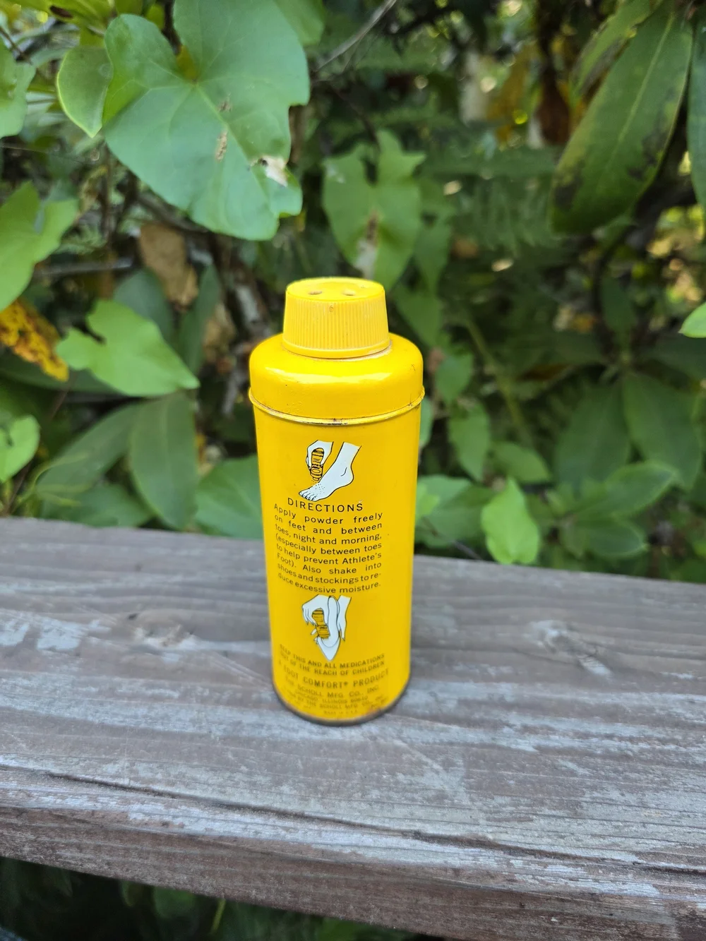 Dr. Scholl's Yellow Foot Powder for Daily Foot Care